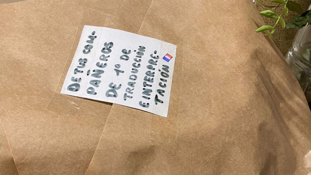 El ramo de flores del grupo al que pertenecía Marina.