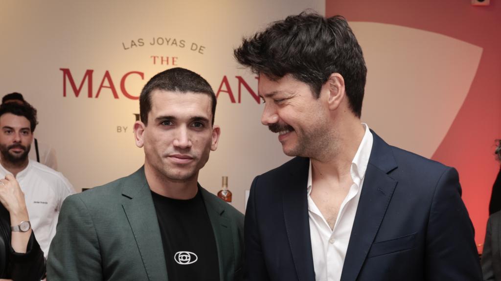 Jaime Lorente y Álvaro Morte en el evento Las Joyas The Macallan.