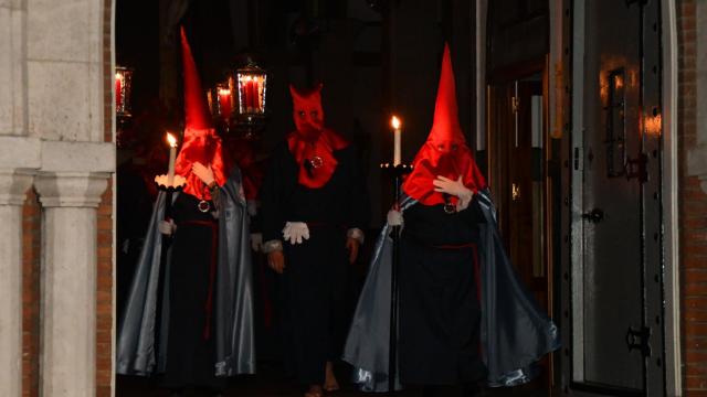 Imagen de una procesión de la Cofradía de la Exaltación de la Cruz.