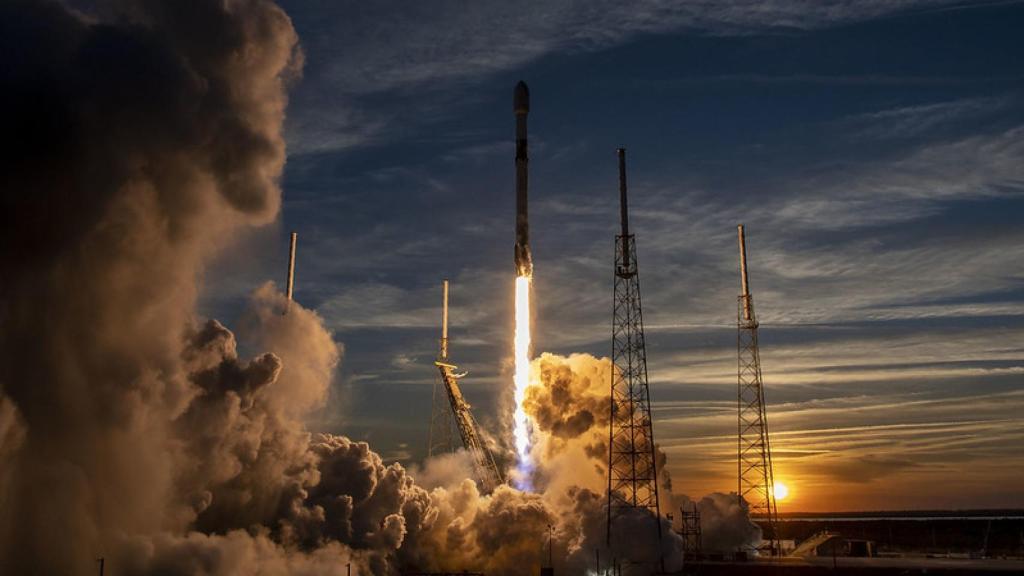 SpaceX está creando una red de satélites espía para el gobierno de EE.UU.