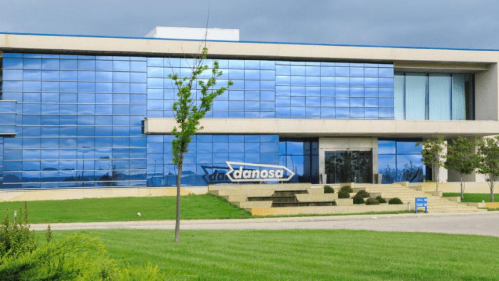 La fachada del edificio de la oficinas de la empresa Danosa
