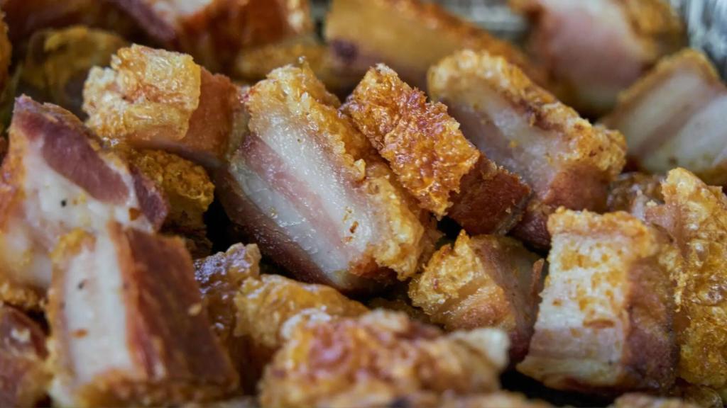 Los mejores torreznos de Madrid se comen en este bar especializado.