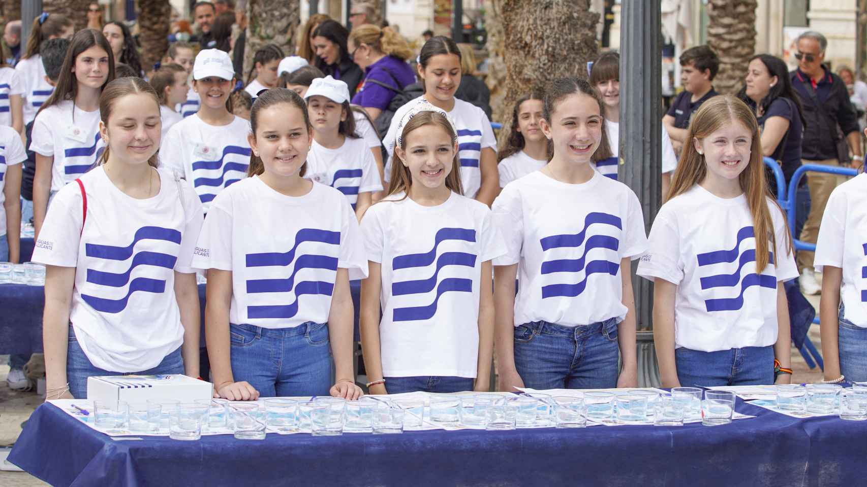 El evento ha contado con la participación de candidatas adultas e infantiles al título de Bellea del Foc d'Alacant.