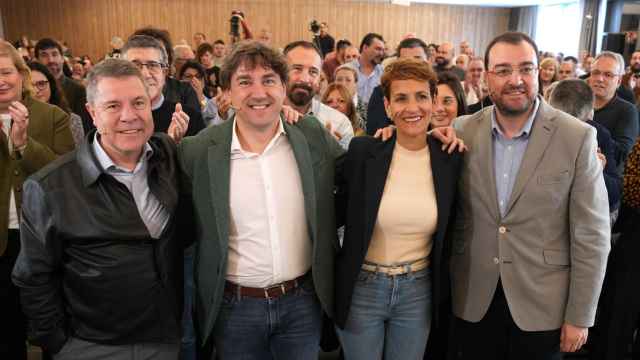 Page junto a Eneko Andueza, María Chivite y Adrián Barbón en San Sebastián. Foto: Europa Press.