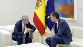 El comisario de Asuntos Económicos, Paolo Gentiloni, durante su reunión con Pedro Sánchez en Madrid el pasado 13 de marzo