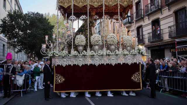 Paso de la Virgen de la Macarena, a 6 de abril de 2023, en Madrid (España).