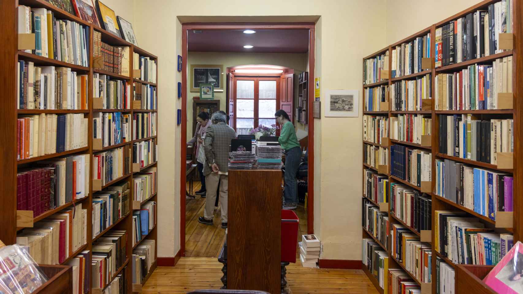 La Galatea cierra por desalojo en próximo 30 de marzo, después de casi tres décadas especializada en la compra y venta de libros antiguos