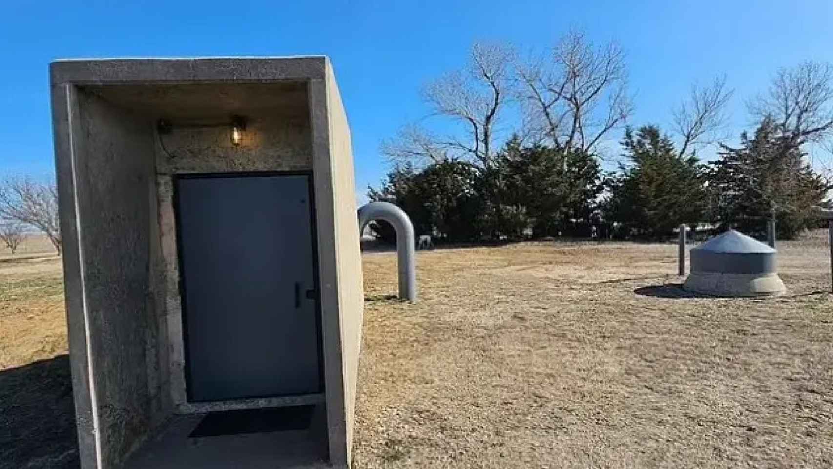 La puerta del silo de misiles de Estados Unidos