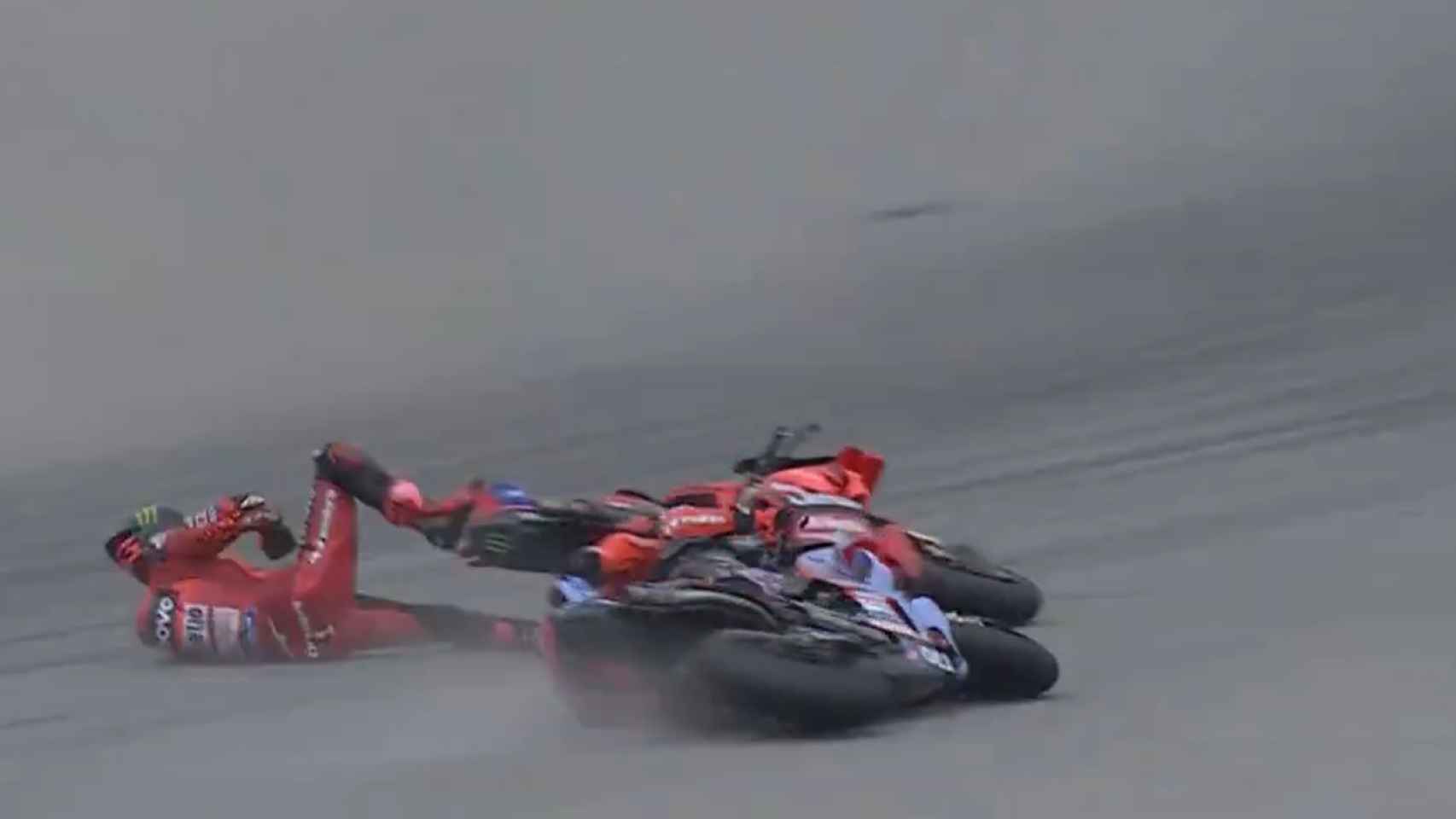 Foi o acidente entre Marc Márquez e Pecco Bagnaia durante o GP de Portugal