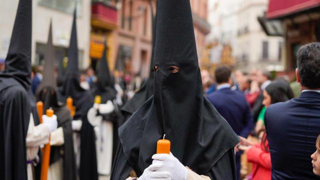 La lluvia rompe el Domingo de Ramos, que impide salidas y rompe estaciones de penitencia