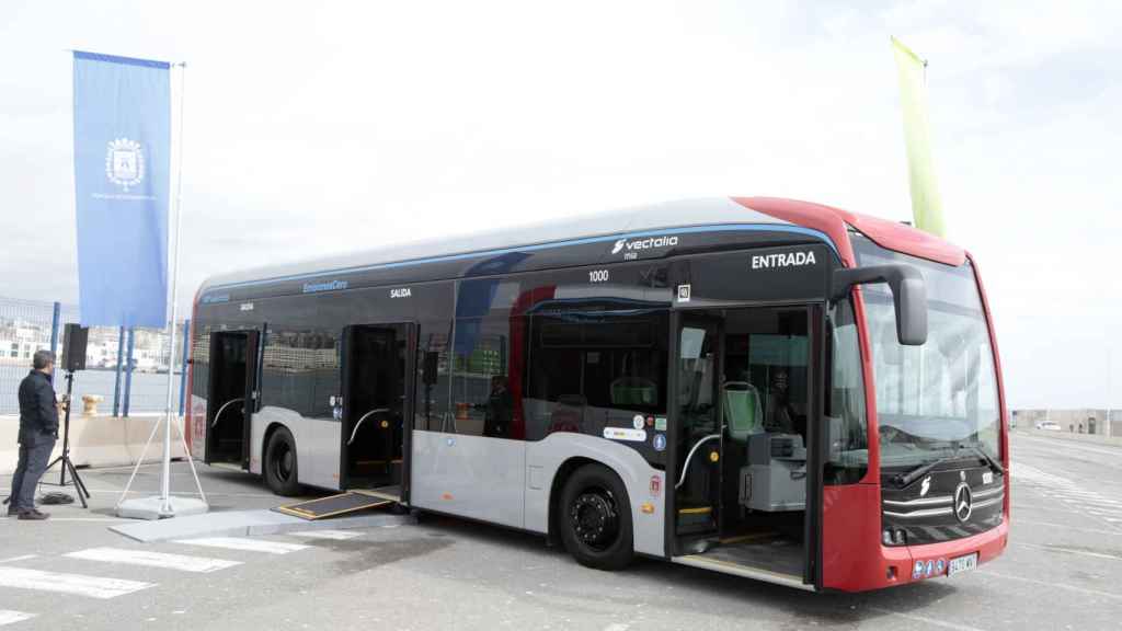 Uno de los nuevos buses eléctricos de Alicante.