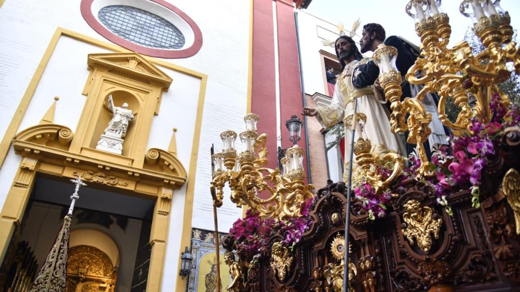 El misterio de la Redención, ante la capilla de Los Panaderos.