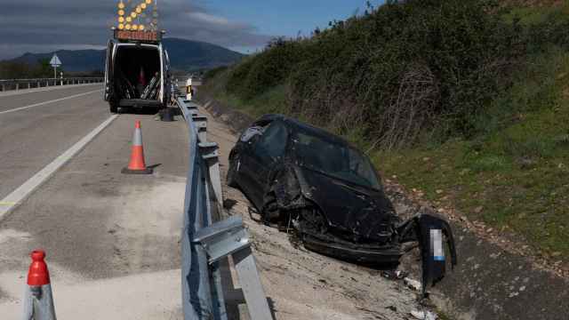 El estado del vehículo tras salirse de la vía en la provincia de León