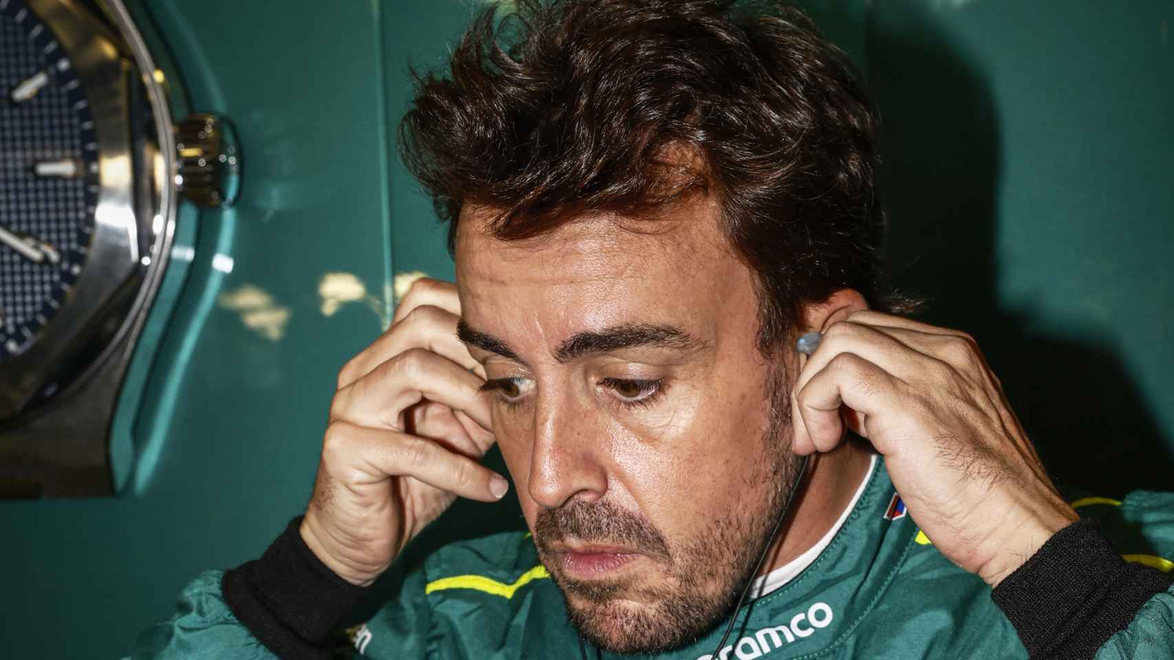 Fernando Alonso, en el paddock durante el GP de Australia de F1.