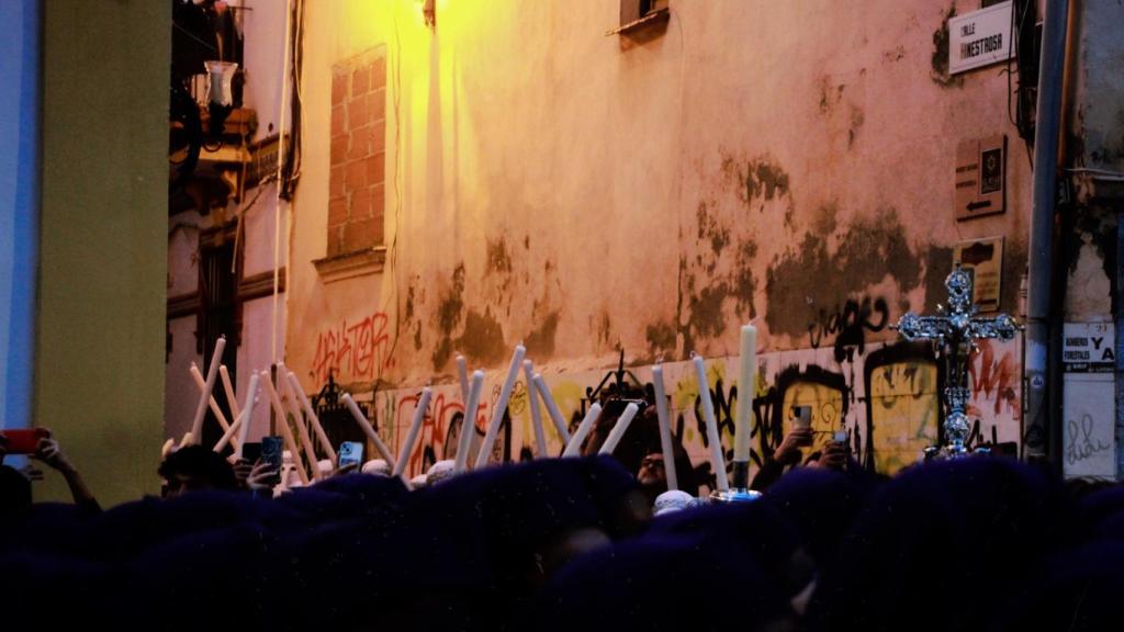 Un momento de las procesiones del Lunes Santo en Málaga.