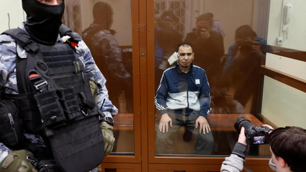 Saidakrami Murodali Rachabalizoda, sospechoso del atentado, este domingo en el tribunal del distrito moscovita de Basmanny.