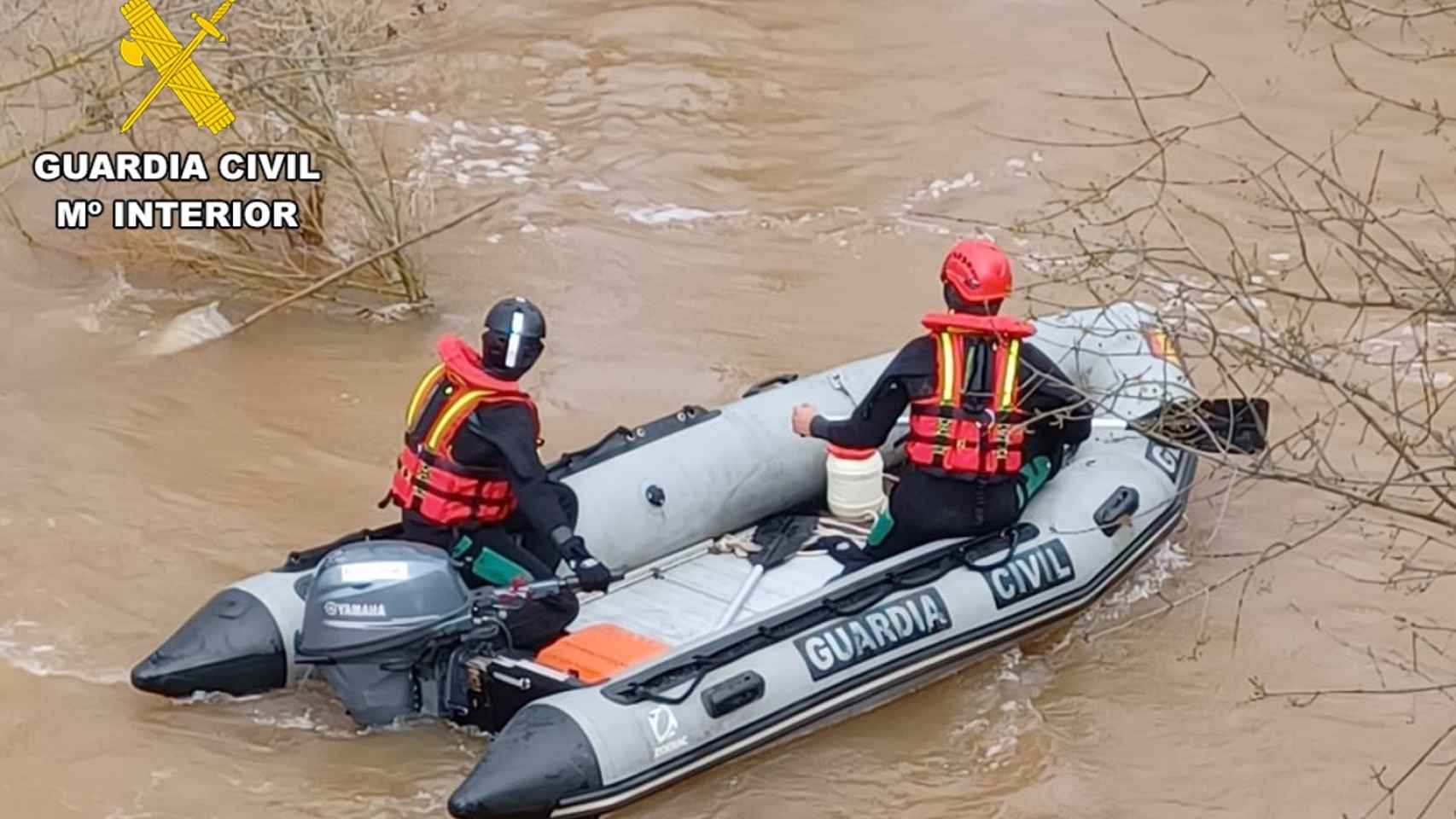 Operativo de búsqueda del cuerpo del hombre de 63 años que ha aparecido en el río Arlanza.