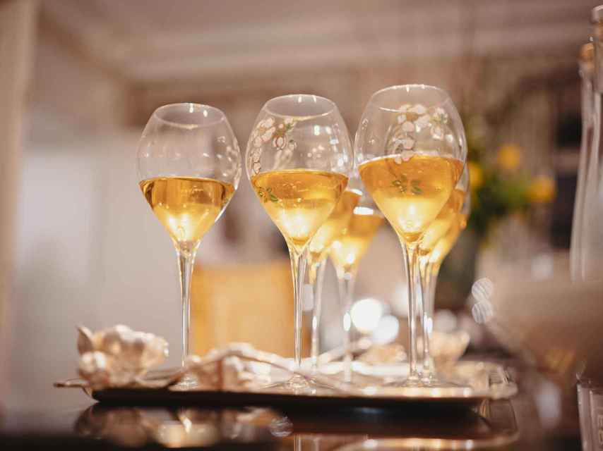 Copas de champán en la Maison Belle Epoque