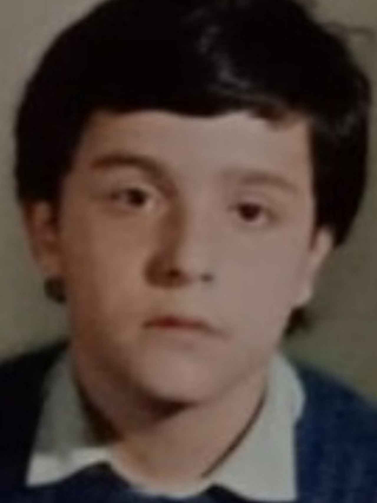 Alejandro Fernández, candidato del PP para el 12-M, cuando tenía 9 años.