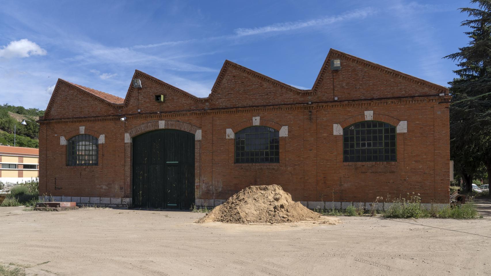 Un almacén de la Dársena del Canal de Castilla en Valladolid