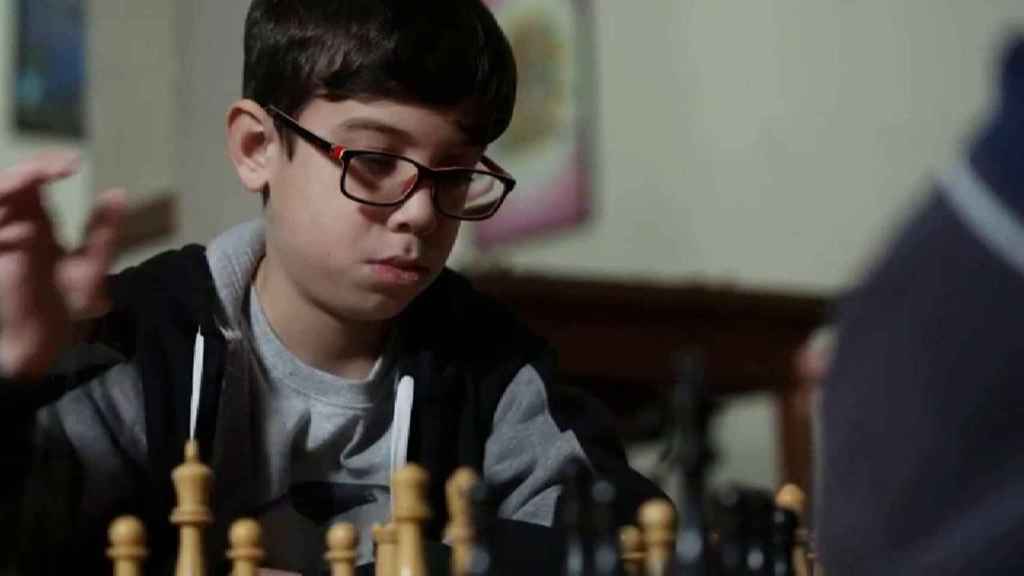 Faustino, el niño prodigio de 10 años de Barcelona que ha ganado al maestro de ajedrez Magnus Carlsen