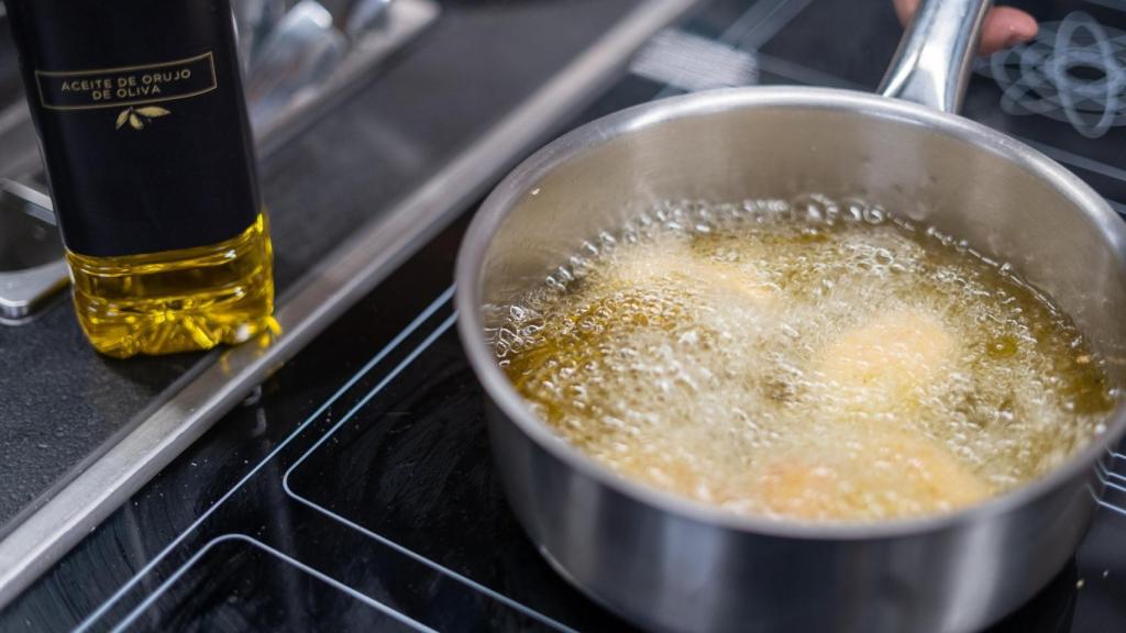 Aceite de orujo de oliva.
