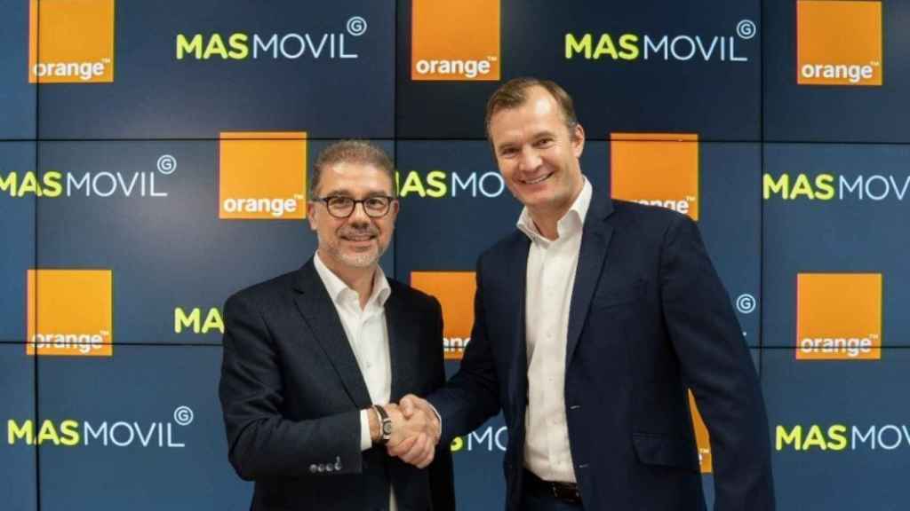 Ludovic Pech, consejero delegado de Orange España, y Meinrad Spenger, consejero delegado de MásMóvil han firmado la constitución de la nueva 'joint venture'