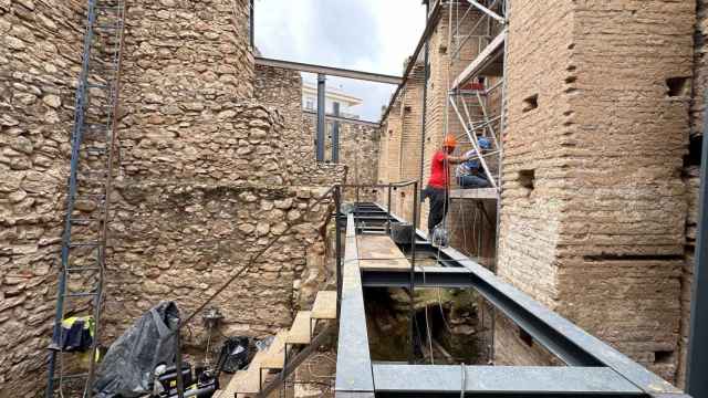 Imagen de los trabajos de recuperación del Castillo de San Luis en Estepona.