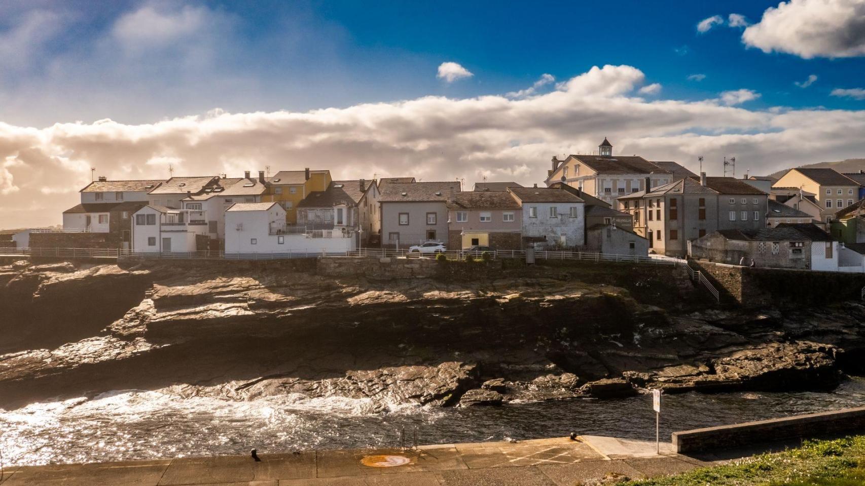 Vista del pueblo de Rinlo