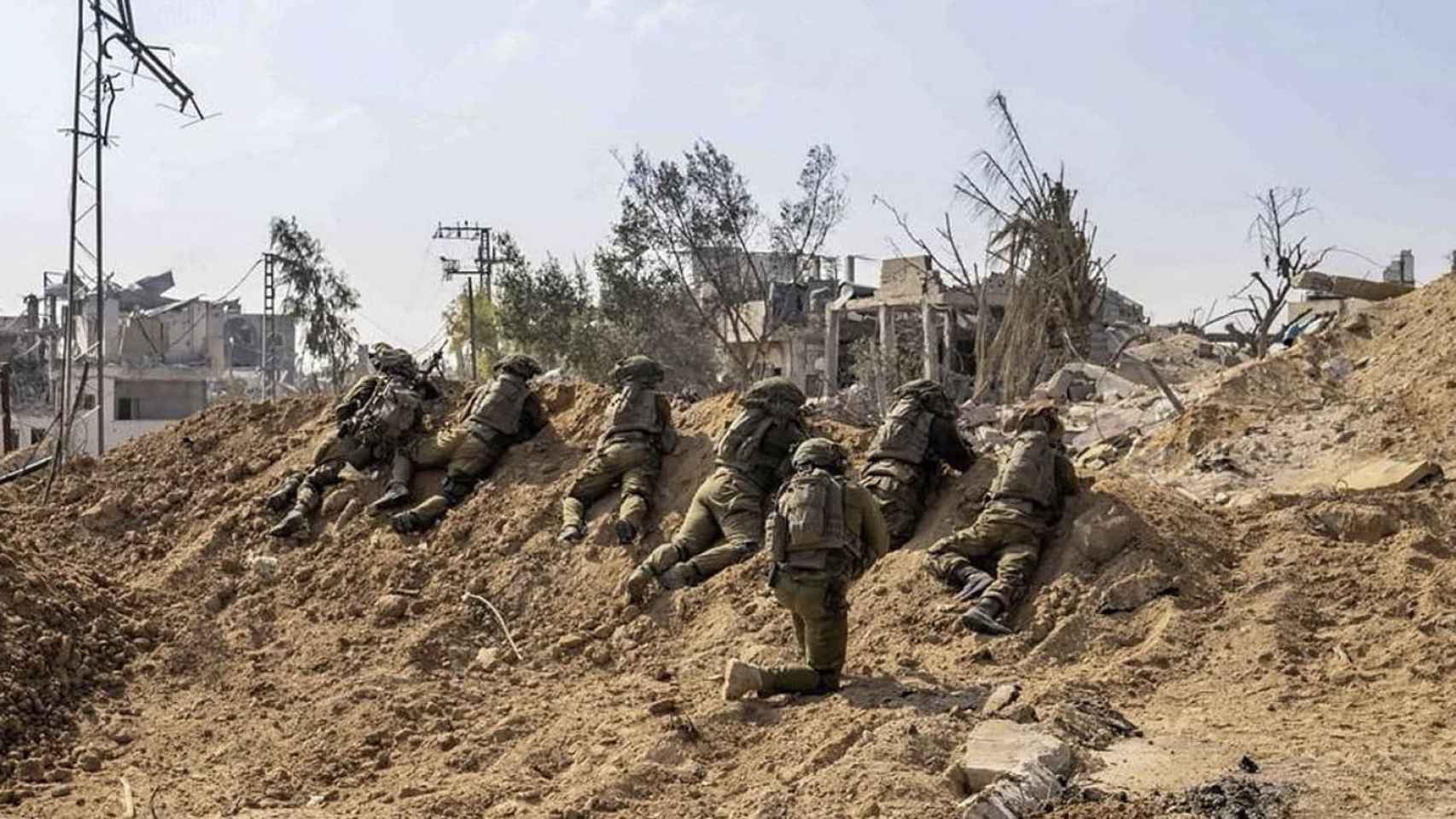 Soldados israelíes apostados en la franja de Gaza.