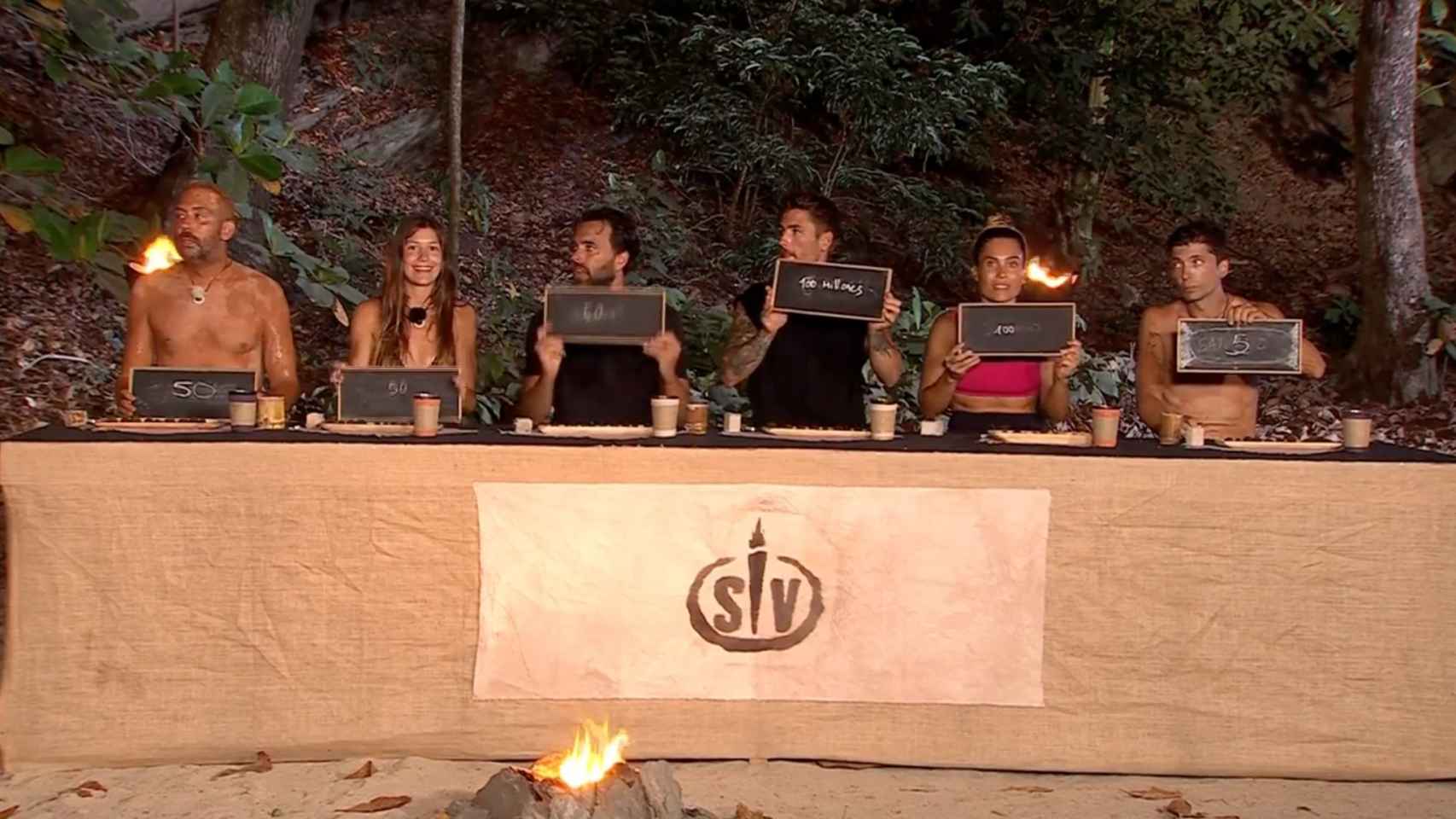 Kike Calleja, Miri Pérez-Cabrero, Javier Ungría, Gorka Ibarguren, Blanca Manchón y Ángel Cristo Jr. en 'Supervivientes'.