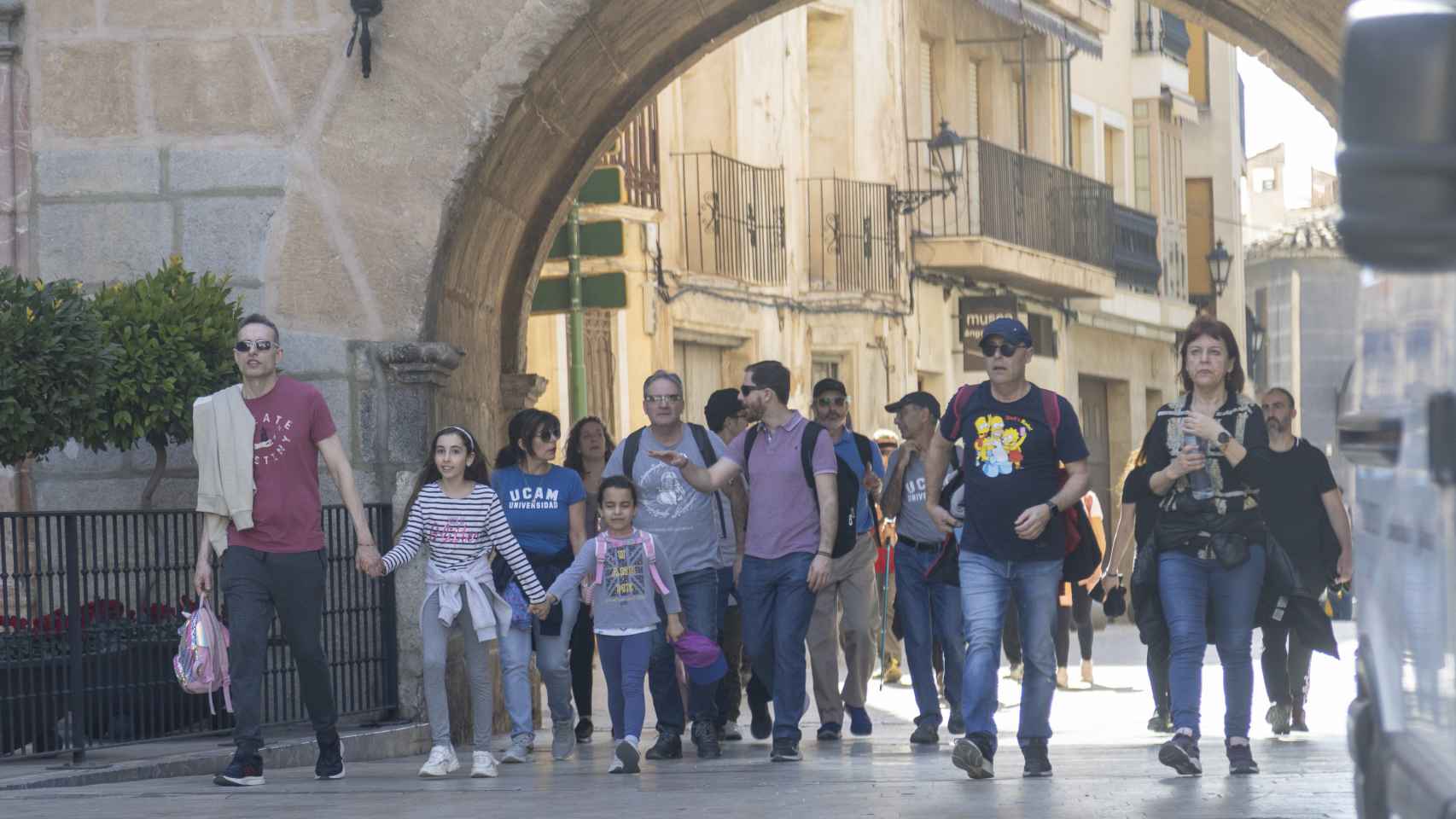 Turistas y peregrinos pasean por las calles de Caravaca de la Cruz durante este Año Jubilar.