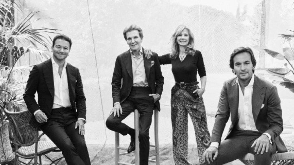 En el centro, Alfredo Bataller y su mujer, Graciela Pineda. A su lado, dos de sus hijos.