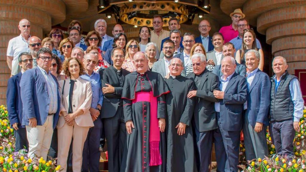El obispo de Barbastro, Javier Pérez Pueyo (centro), junto a varias autoridades religiosas el pasado septiembre en Torreciudad