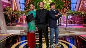 Samantha Vallejo-Nágera, Pepe Rodríguez y Jordi Cruz posando para la duodécima temporada de 'MasterChef'.