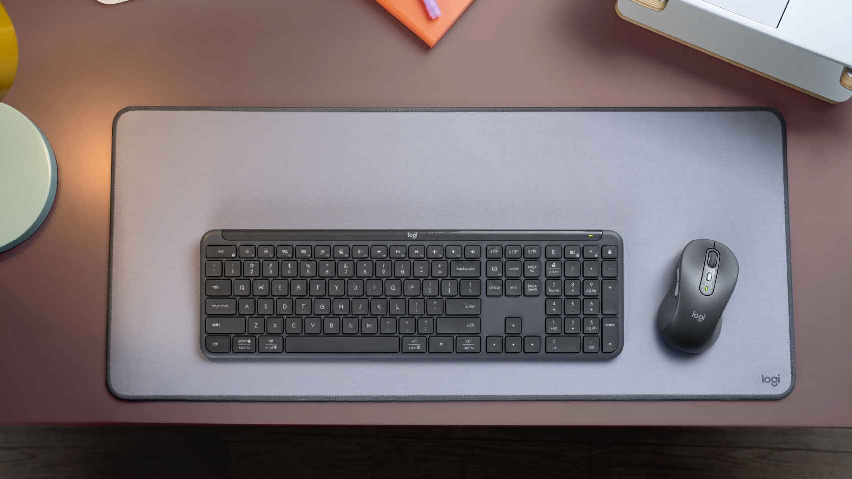 Logitech Signature Slim Combo con el teclado K950 y el ratón Plus M750