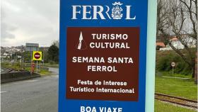 Los mupis de Ferrol ya promocionan la Semana Santa