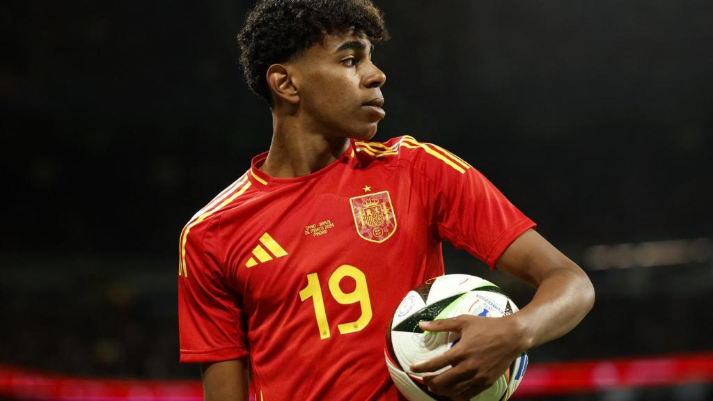 Yamal, con la camiseta de España.