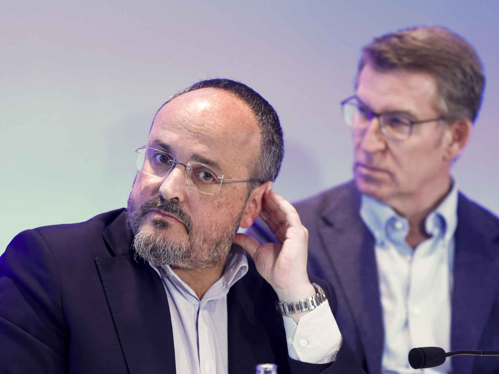 Alejandro Fernández y Alberto Núñez Feijóo  en la Junta Directiva Autonómica del PP en Cataluña