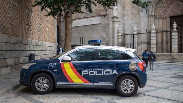 Un vehículo de la Policía Nacional en Toledo.