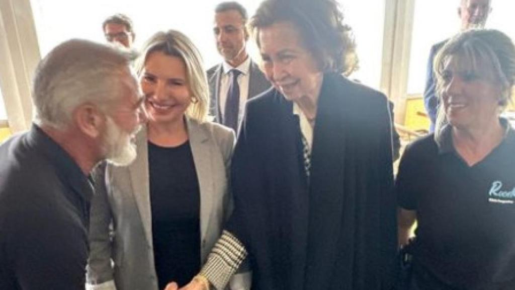 Doña Sofía, en el chiringuito.