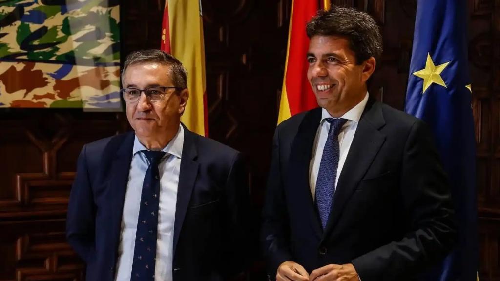 Carlos Mazón, junto al conseller de Educación, José Antonio Rovira. EE