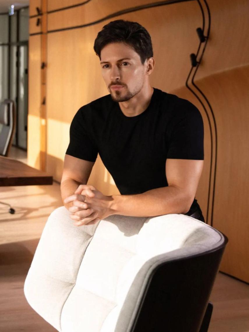 Pável Dúrov siempre viste de negro.