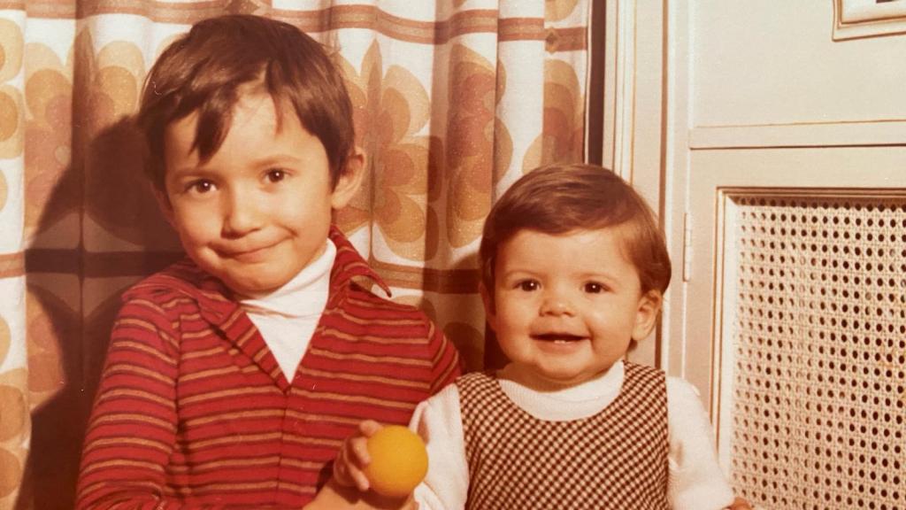 Laura y Alberto Caballero, de niños.
