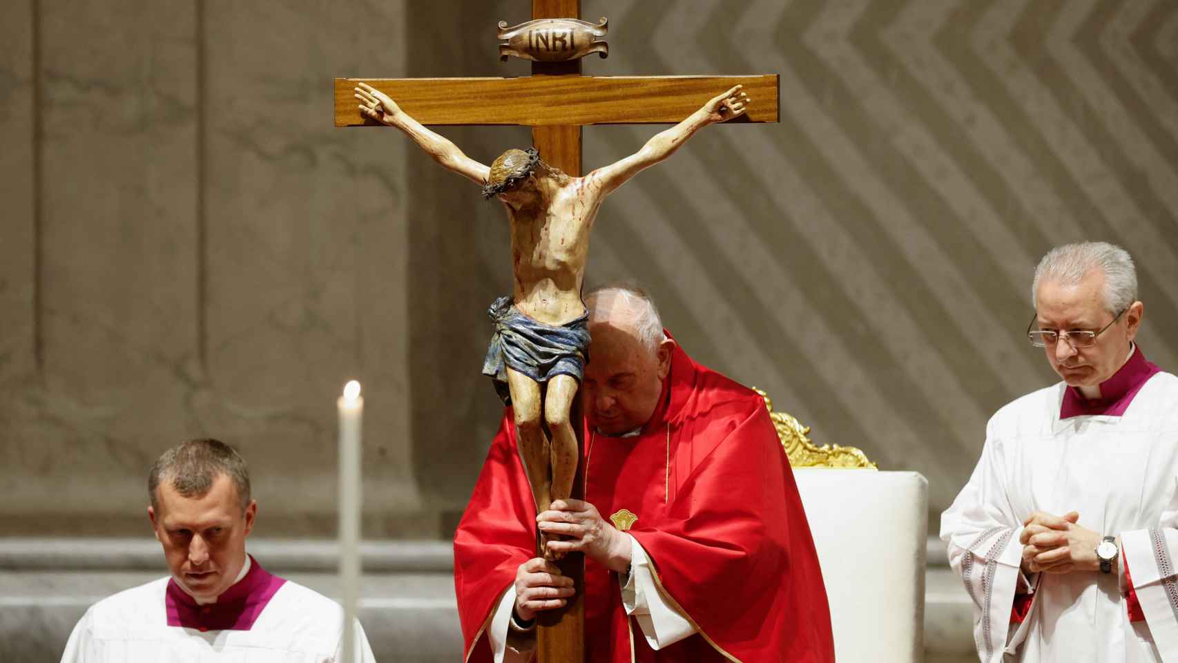 El papa Francisco, durante la celebración matinal del Viernes Santo