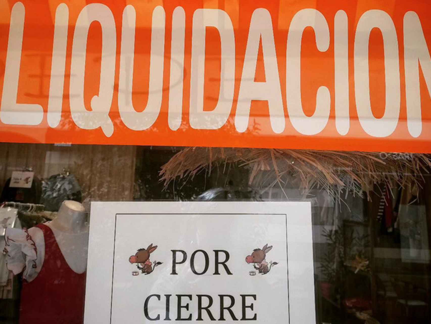 El cartel de liquidación por cierre en Burrito Pepe