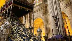 Sagrados titulares de Dolores de San Juan, en el interior de la Catedral de Málaga.