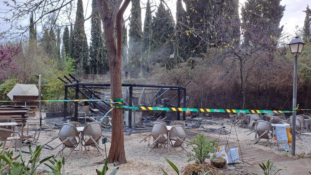 Estado en el que ha quedado el quiosco-cafetería del Jardín Botánico de La Concepción de Málaga.