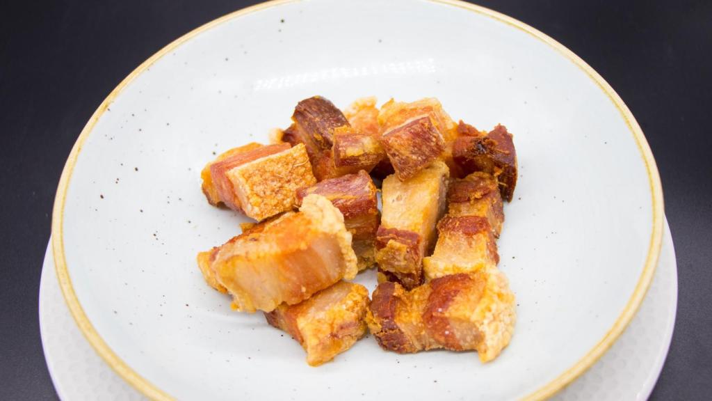 Torreznos del restaurante Verum, en Málaga.