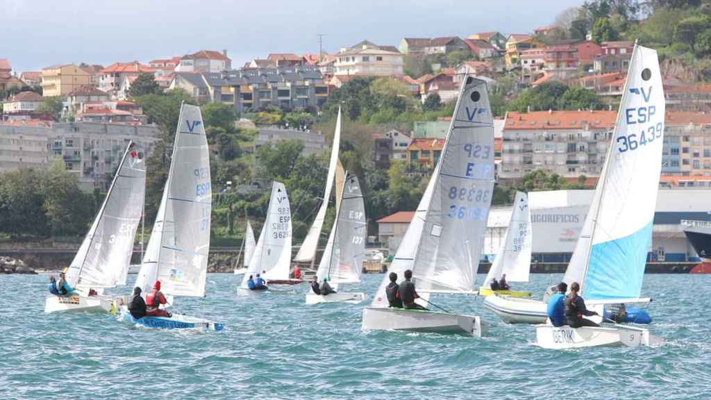 Campeonato de España de Vaurien en la ría de Vigo.